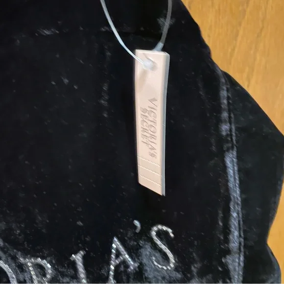 🆕 Victoria’s Secret velvet bag - Picture 4 of 5
